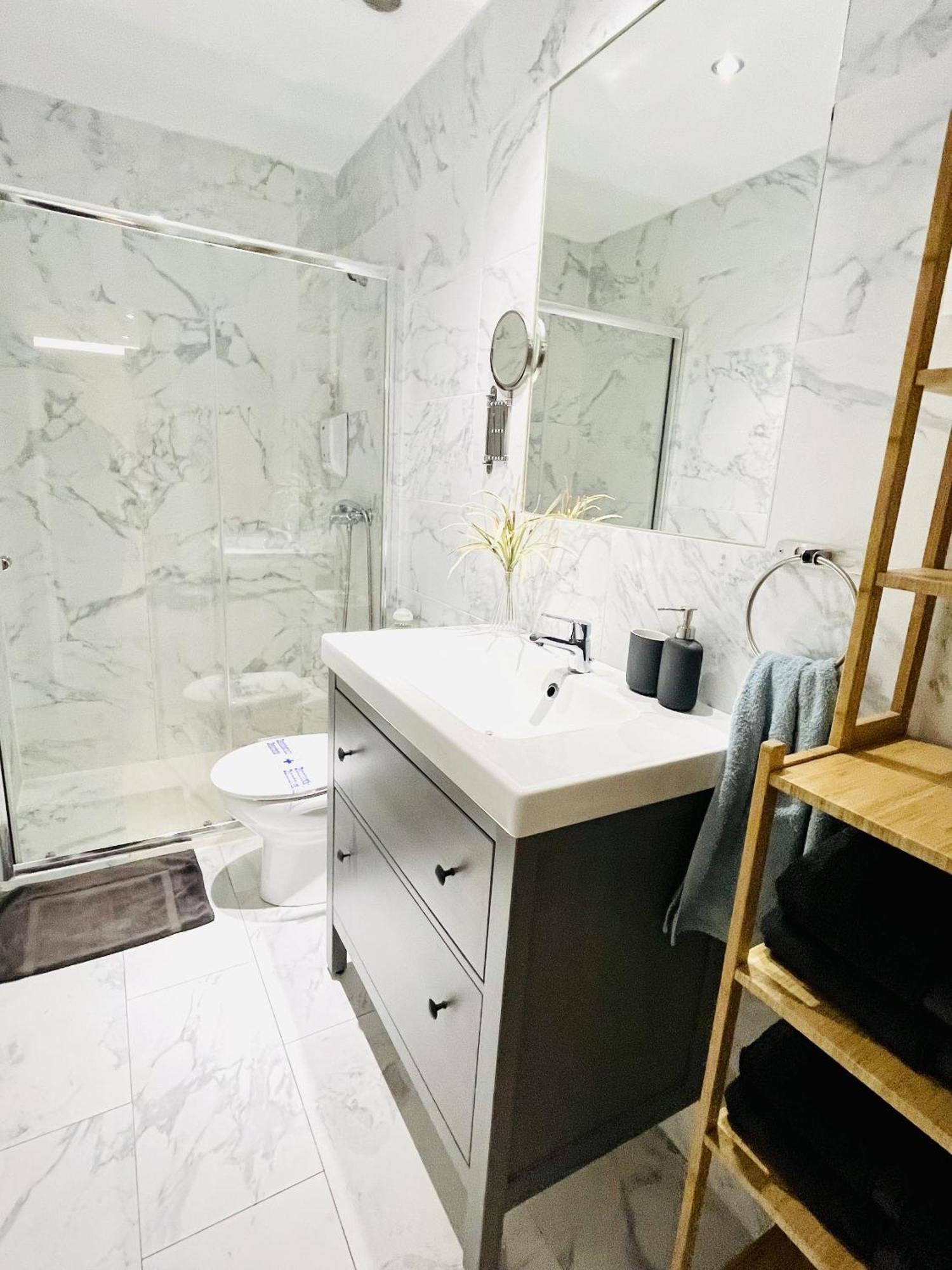 Dplace To Be - Exclusive Apartments In Historic Center Madrid Oda fotoğraf